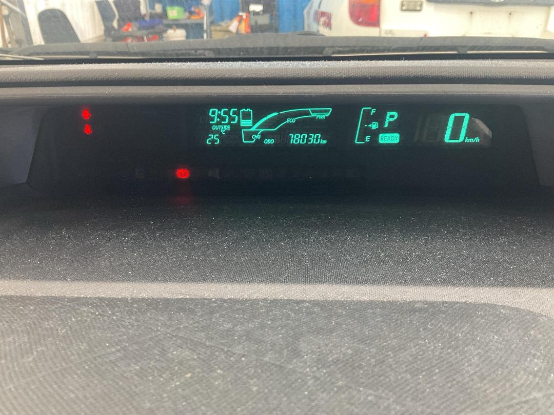 Photo '23' of Toyota Aqua Photo '23' of Toyota Aqua