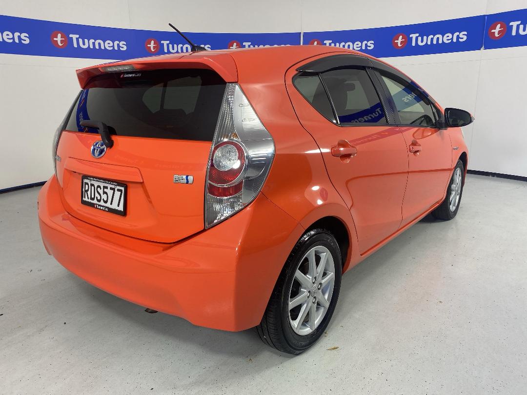 Photo '7' of Toyota Aqua