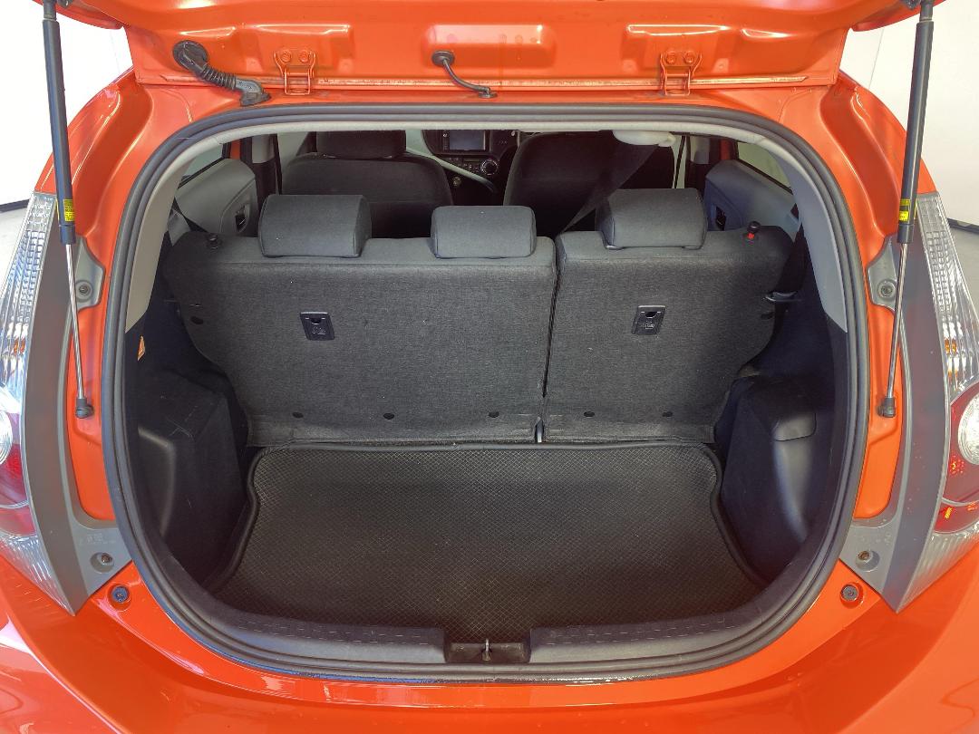 Photo '14' of Toyota Aqua