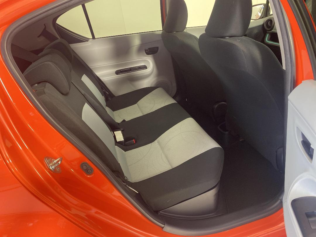 Photo '20' of Toyota Aqua