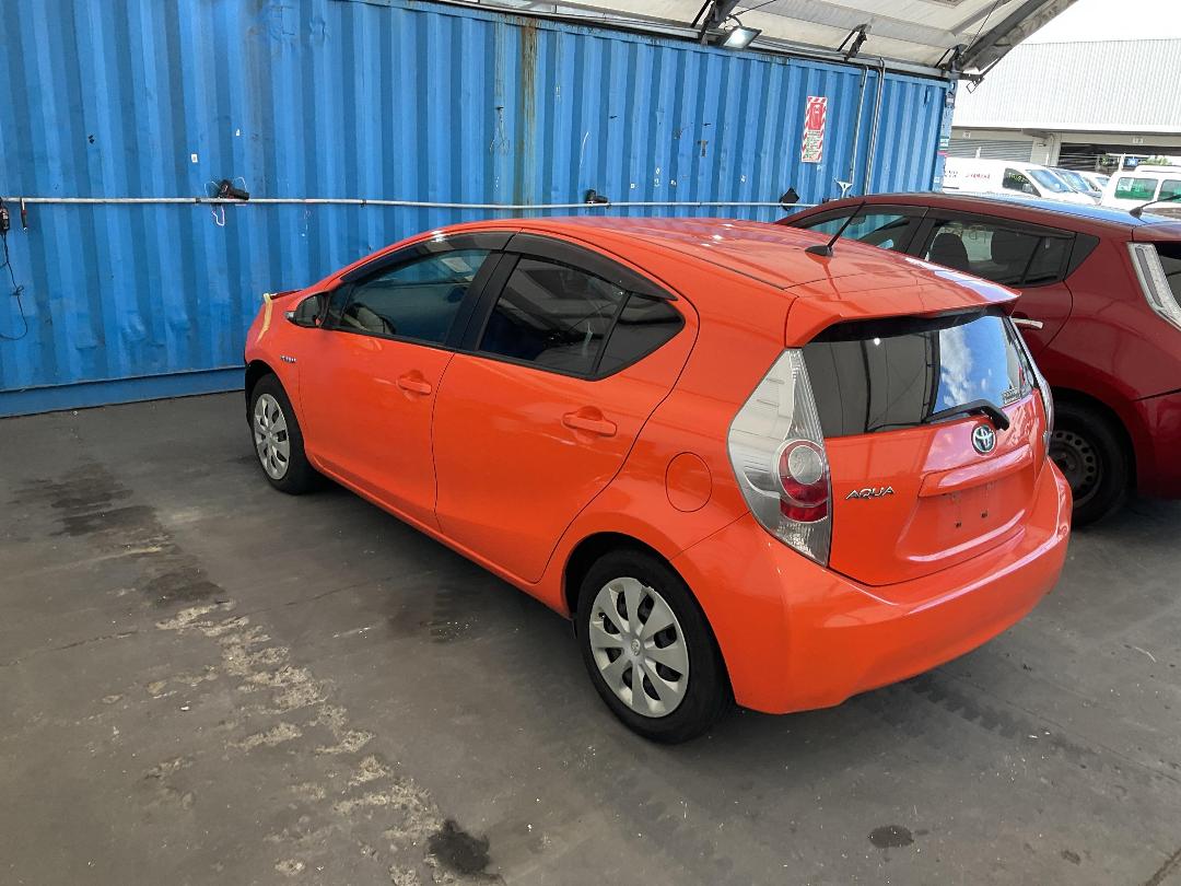 Photo '9' of Toyota Aqua Hybrid