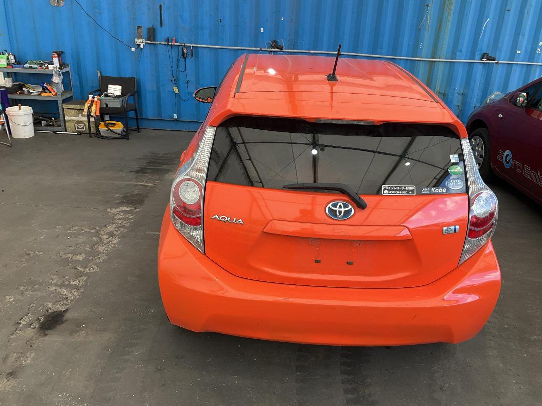 Photo '11' of Toyota Aqua Hybrid