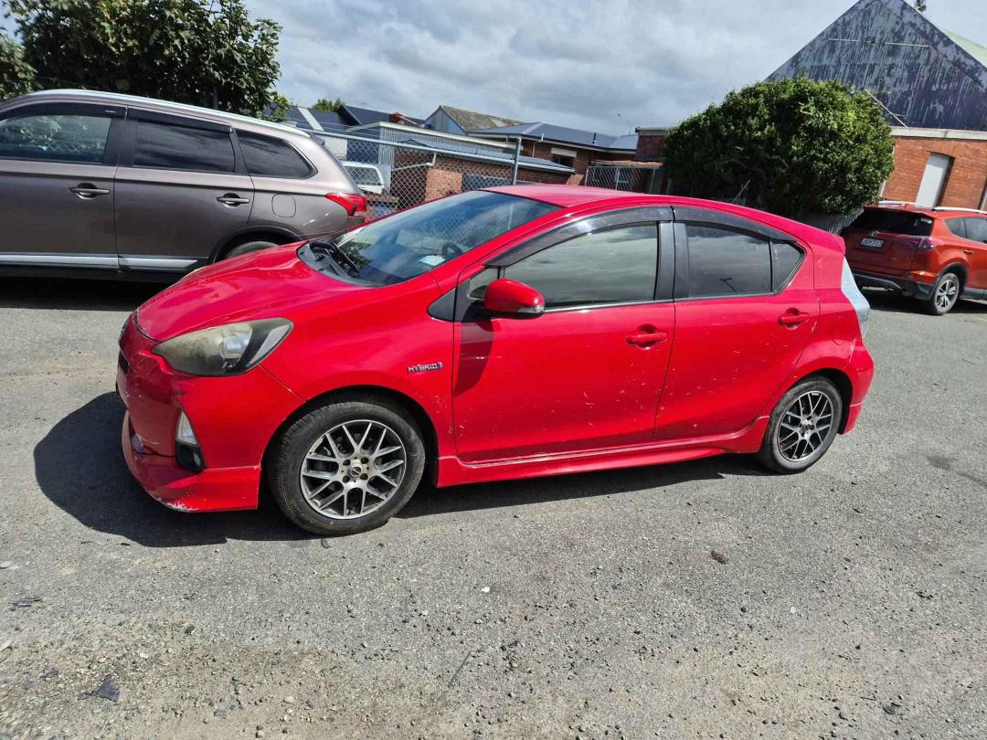 Photo '4' of Toyota Aqua Photo '4' of Toyota Aqua