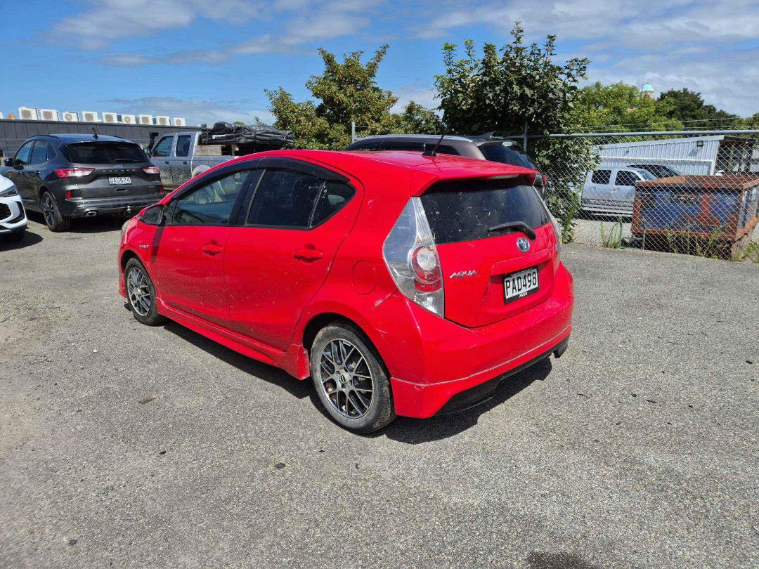 Photo '9' of Toyota Aqua Photo '9' of Toyota Aqua