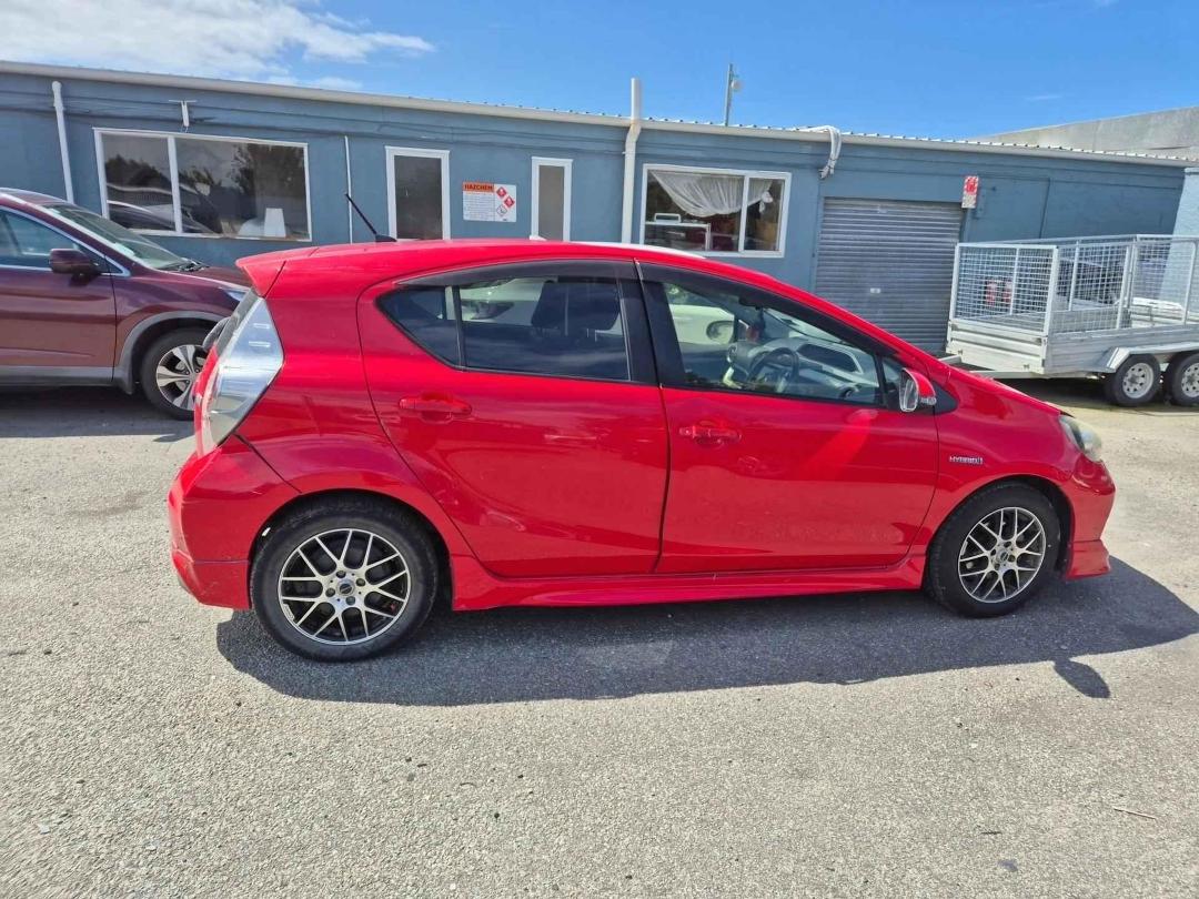 Photo '12' of Toyota Aqua Photo '12' of Toyota Aqua