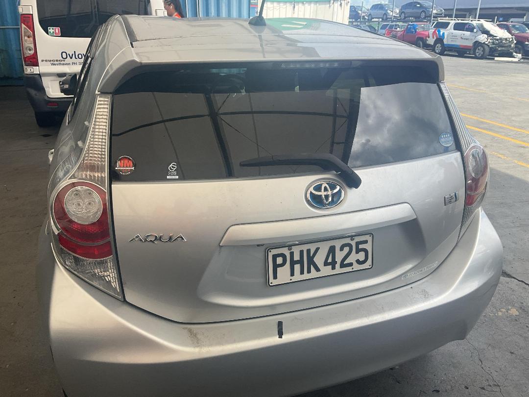 Photo '5' of Toyota Aqua Photo '5' of Toyota Aqua