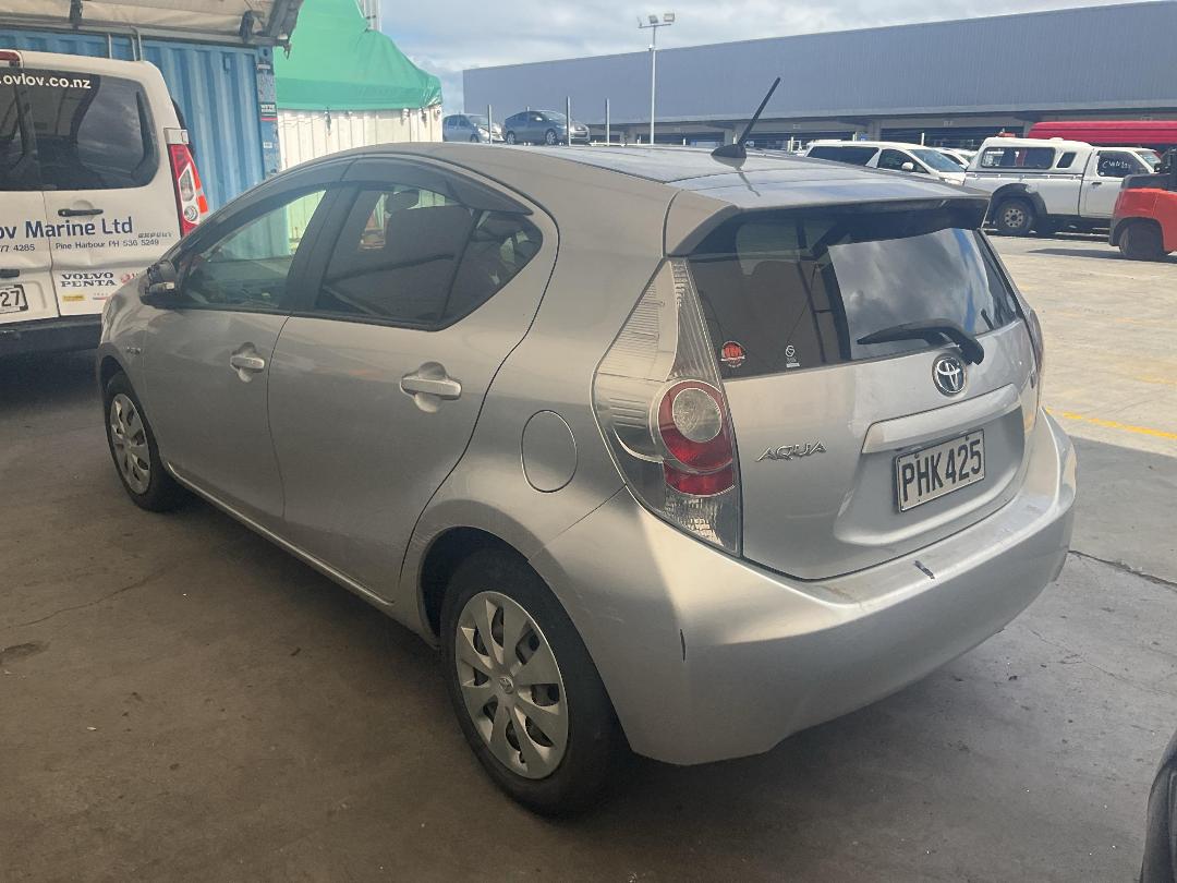 Photo '4' of Toyota Aqua Photo '4' of Toyota Aqua