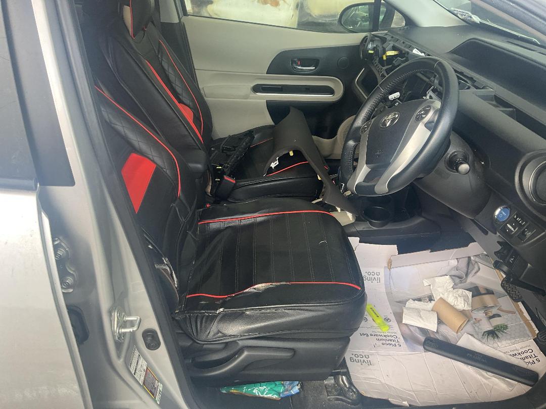 Photo '8' of Toyota Aqua Photo '8' of Toyota Aqua