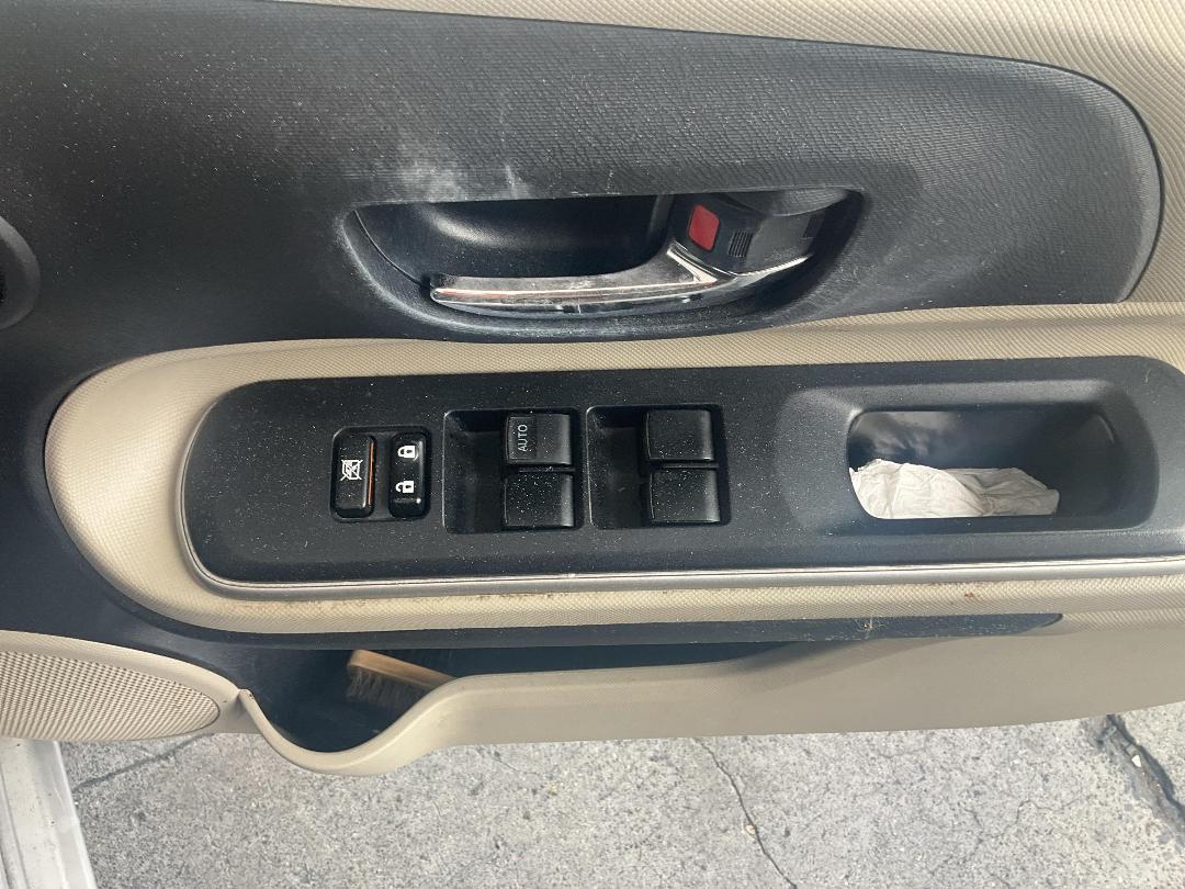 Photo '9' of Toyota Aqua Photo '9' of Toyota Aqua