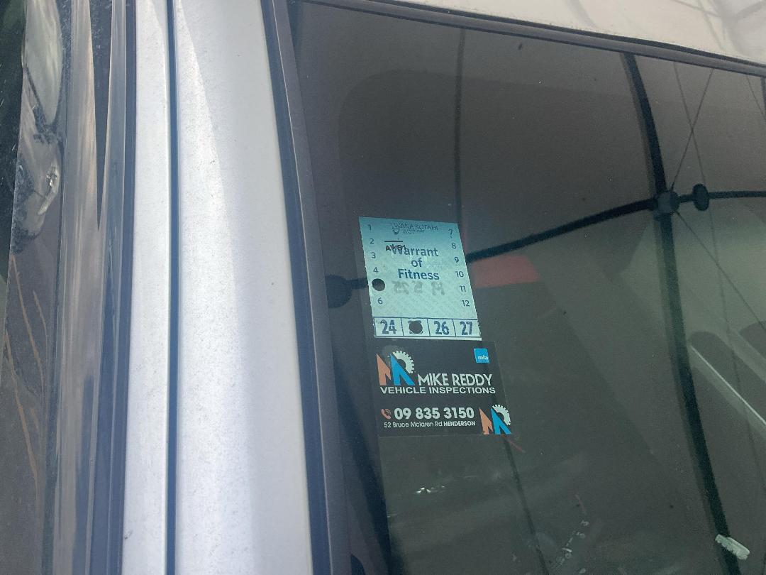 Photo '12' of Toyota Aqua Photo '12' of Toyota Aqua