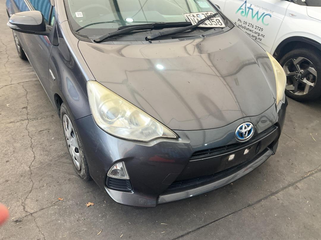 Photo '4' of Toyota Aqua Hybrid Photo '4' of Toyota Aqua Hybrid