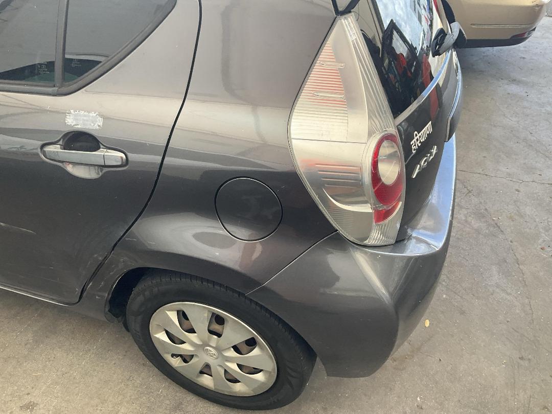 Photo '13' of Toyota Aqua Hybrid Photo '13' of Toyota Aqua Hybrid