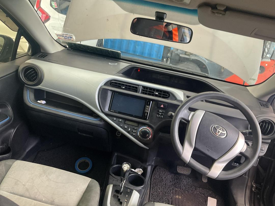 Photo '24' of Toyota Aqua Hybrid Photo '24' of Toyota Aqua Hybrid