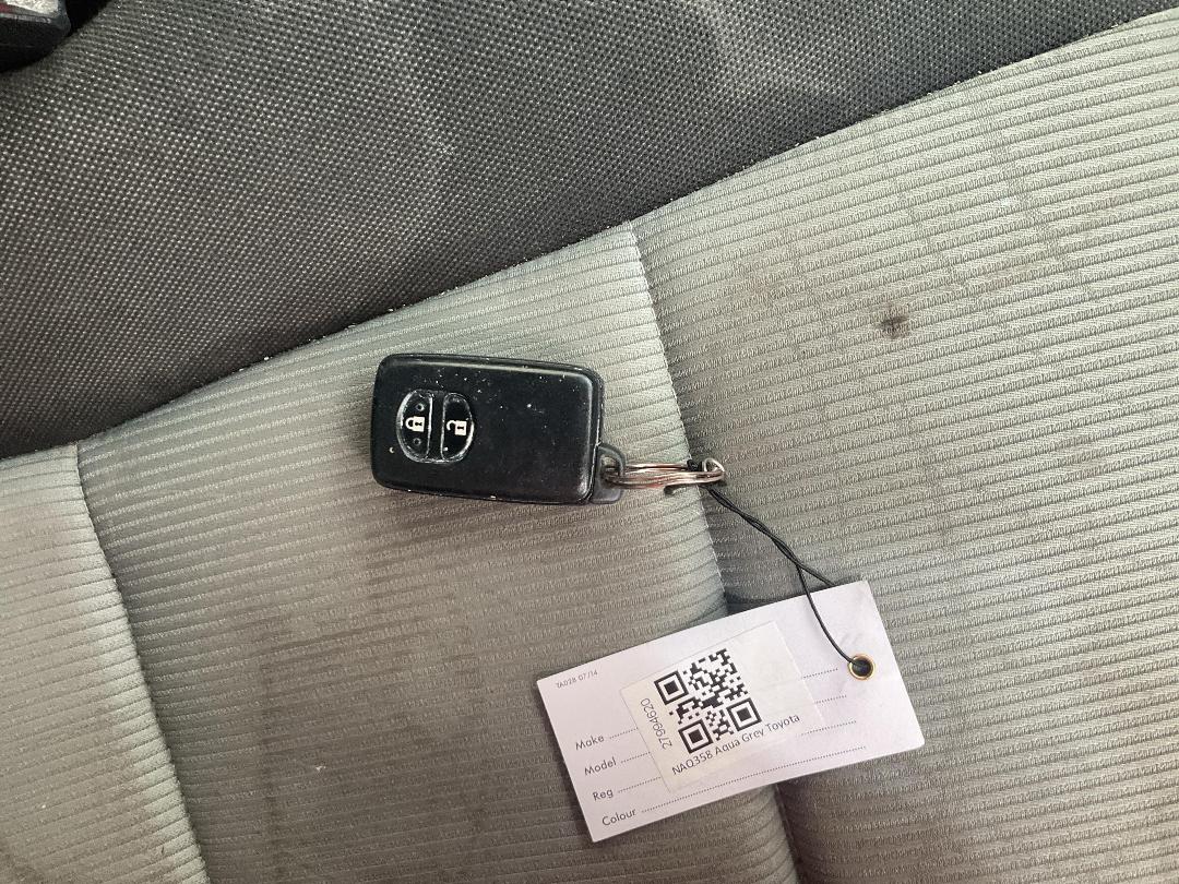 Photo '21' of Toyota Aqua Hybrid Photo '21' of Toyota Aqua Hybrid