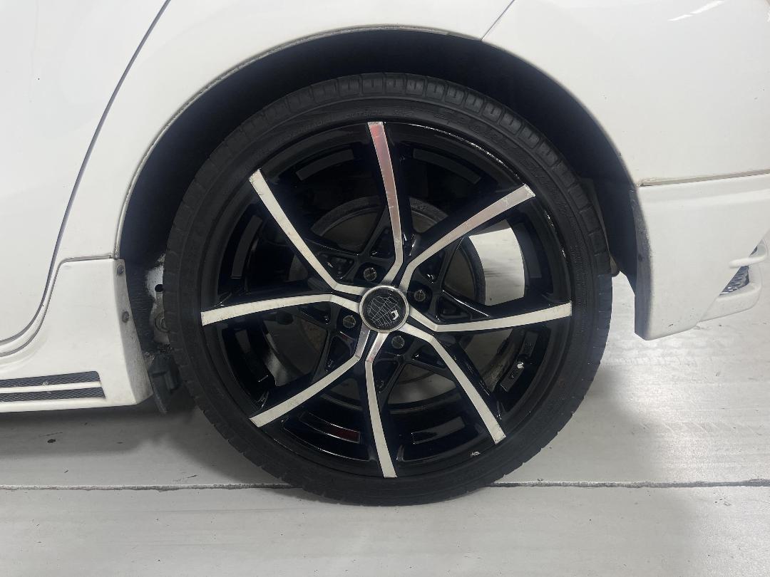 Photo '11' of Toyota Aqua