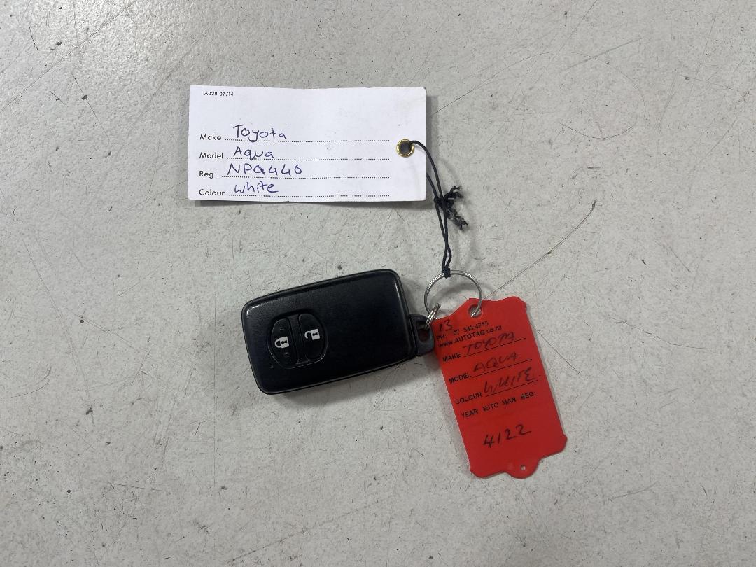 Photo '22' of Toyota Aqua