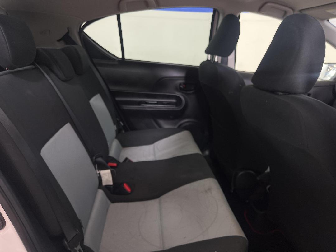 Photo '20' of Toyota Aqua