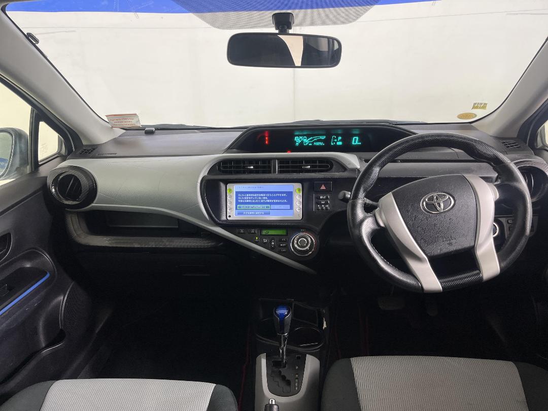 Photo '17' of Toyota Aqua