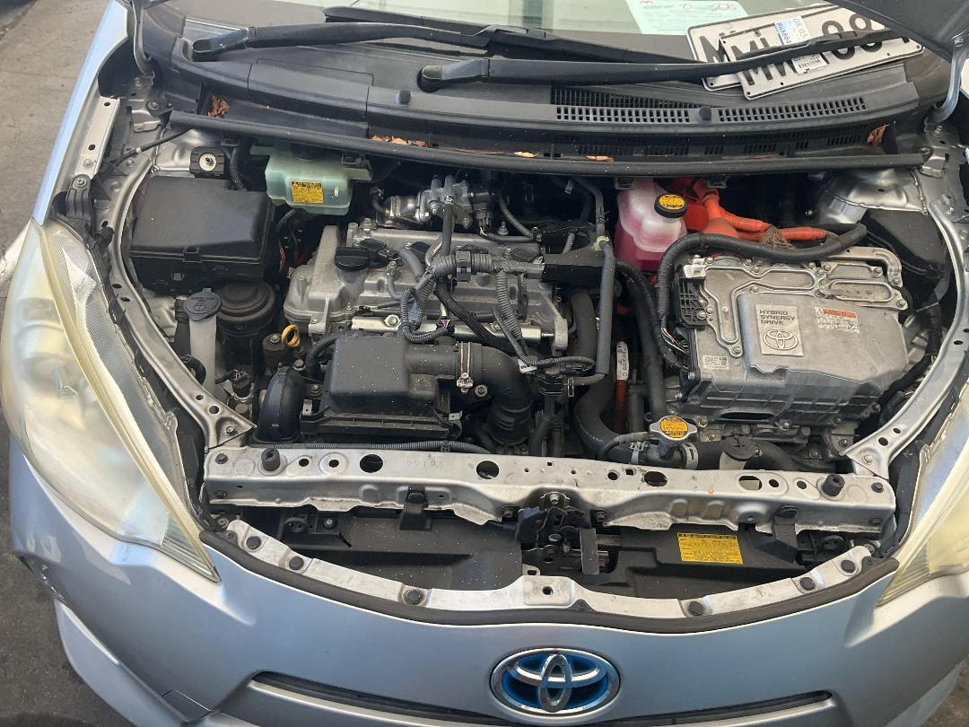 Photo '14' of Toyota Aqua Hybrid