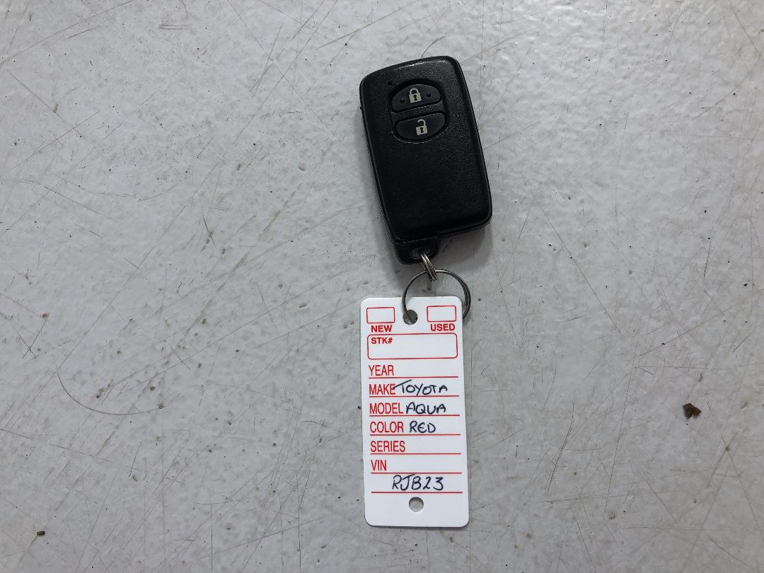 Photo '22' of Toyota Aqua Photo '22' of Toyota Aqua