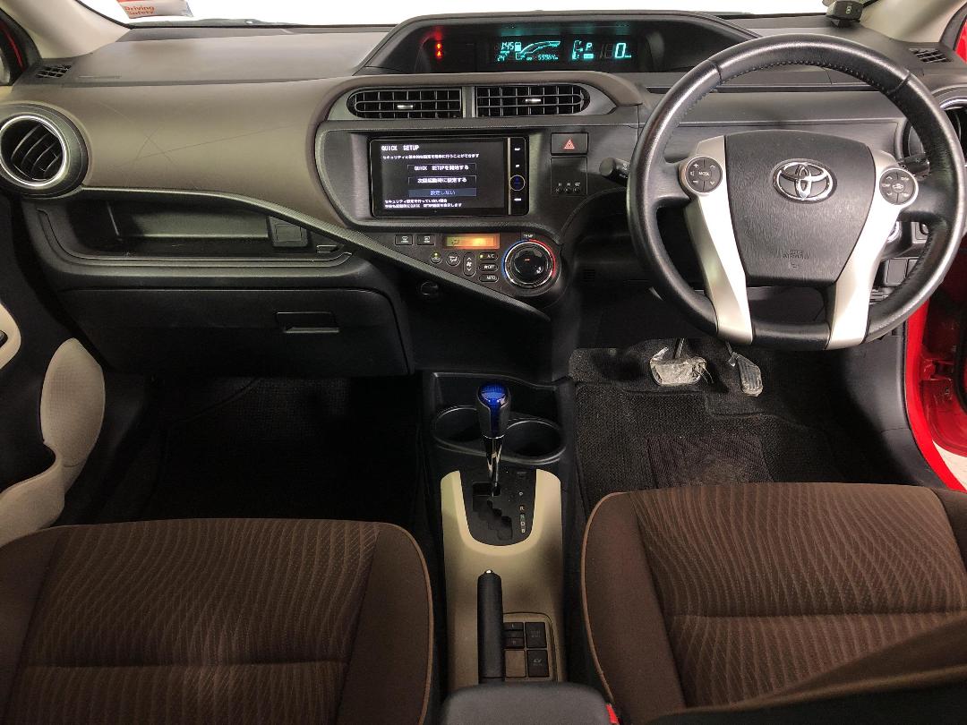 Photo '17' of Toyota Aqua Photo '17' of Toyota Aqua