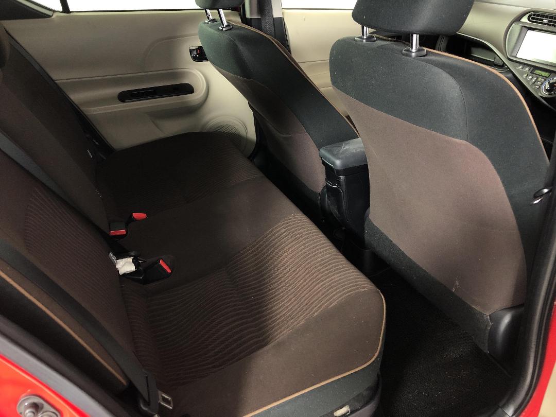 Photo '20' of Toyota Aqua Photo '20' of Toyota Aqua