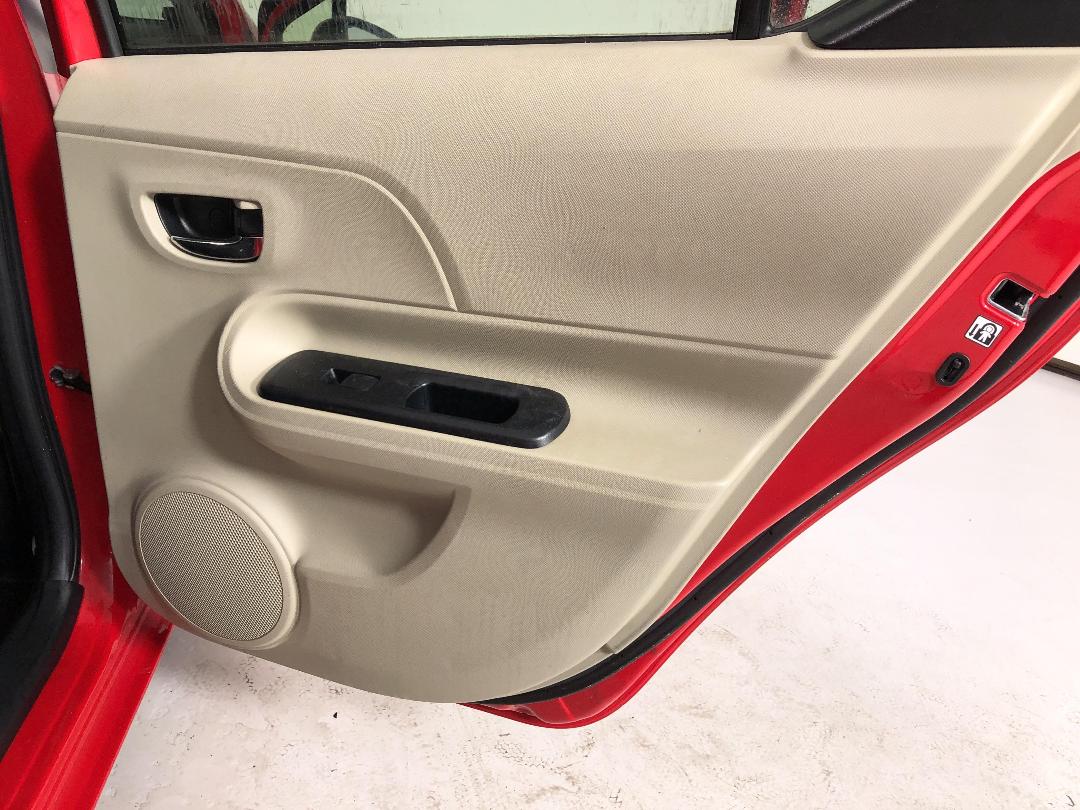 Photo '19' of Toyota Aqua Photo '19' of Toyota Aqua