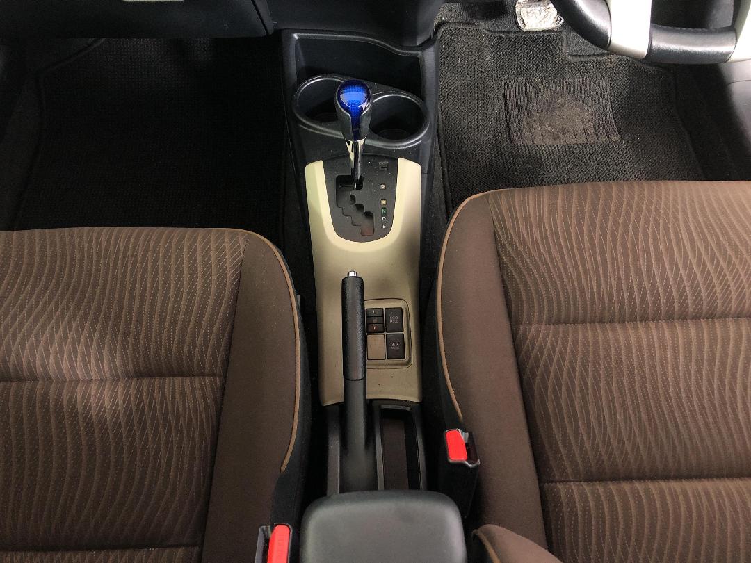 Photo '18' of Toyota Aqua Photo '18' of Toyota Aqua