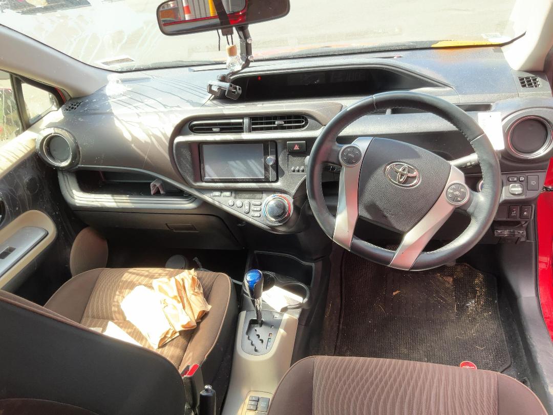 Photo '16' of Toyota Aqua