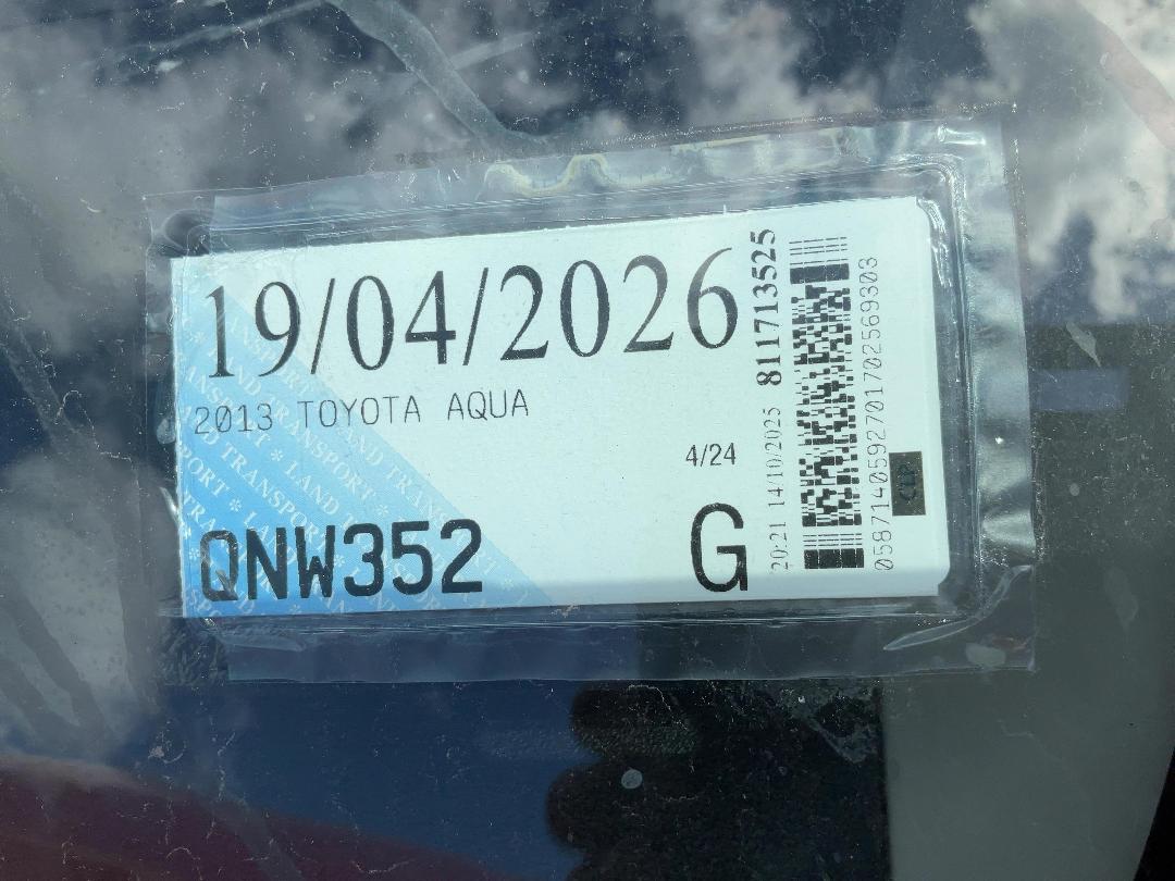 Photo '24' of Toyota Aqua