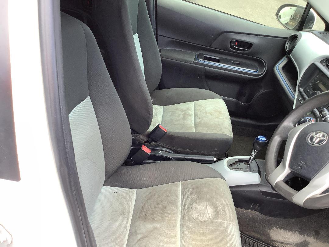 Photo '7' of Toyota Aqua