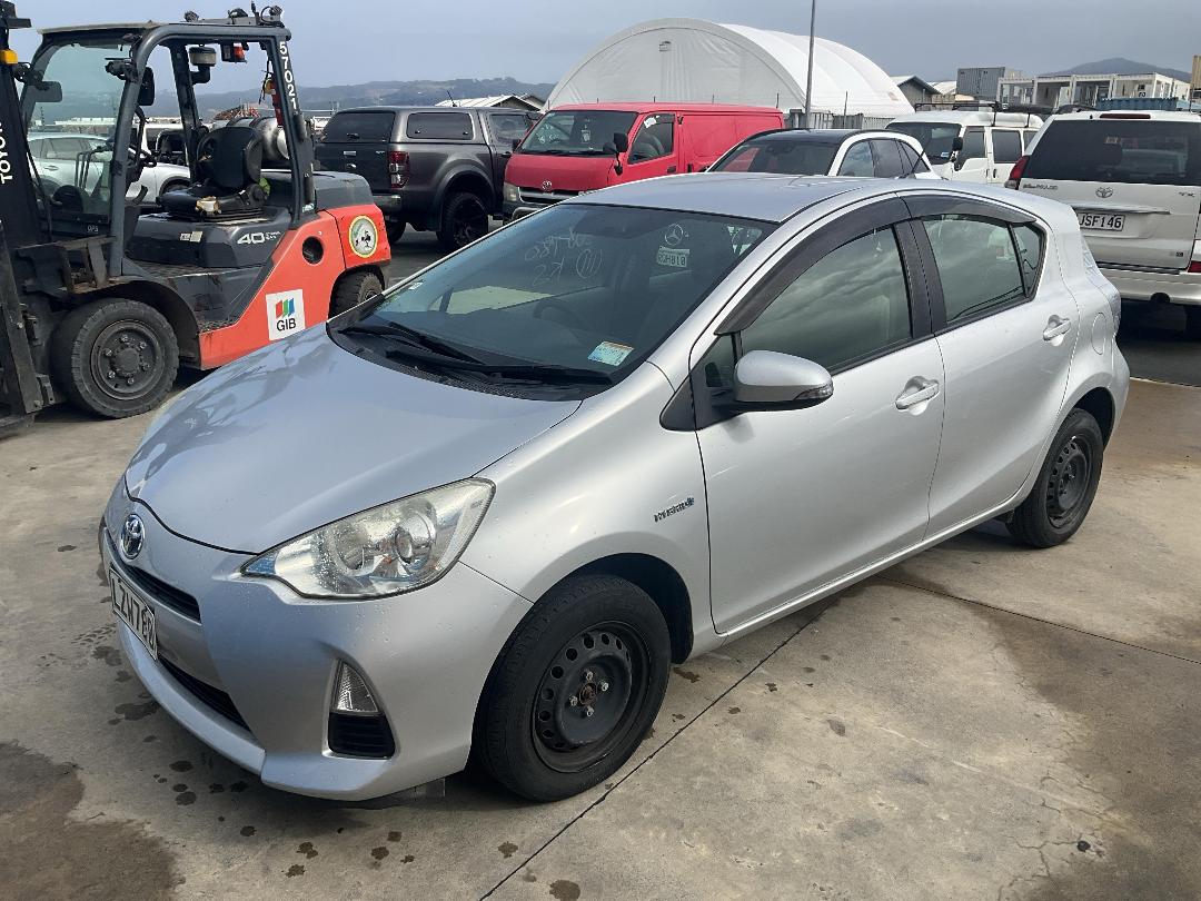 Photo '2' of Toyota Aqua