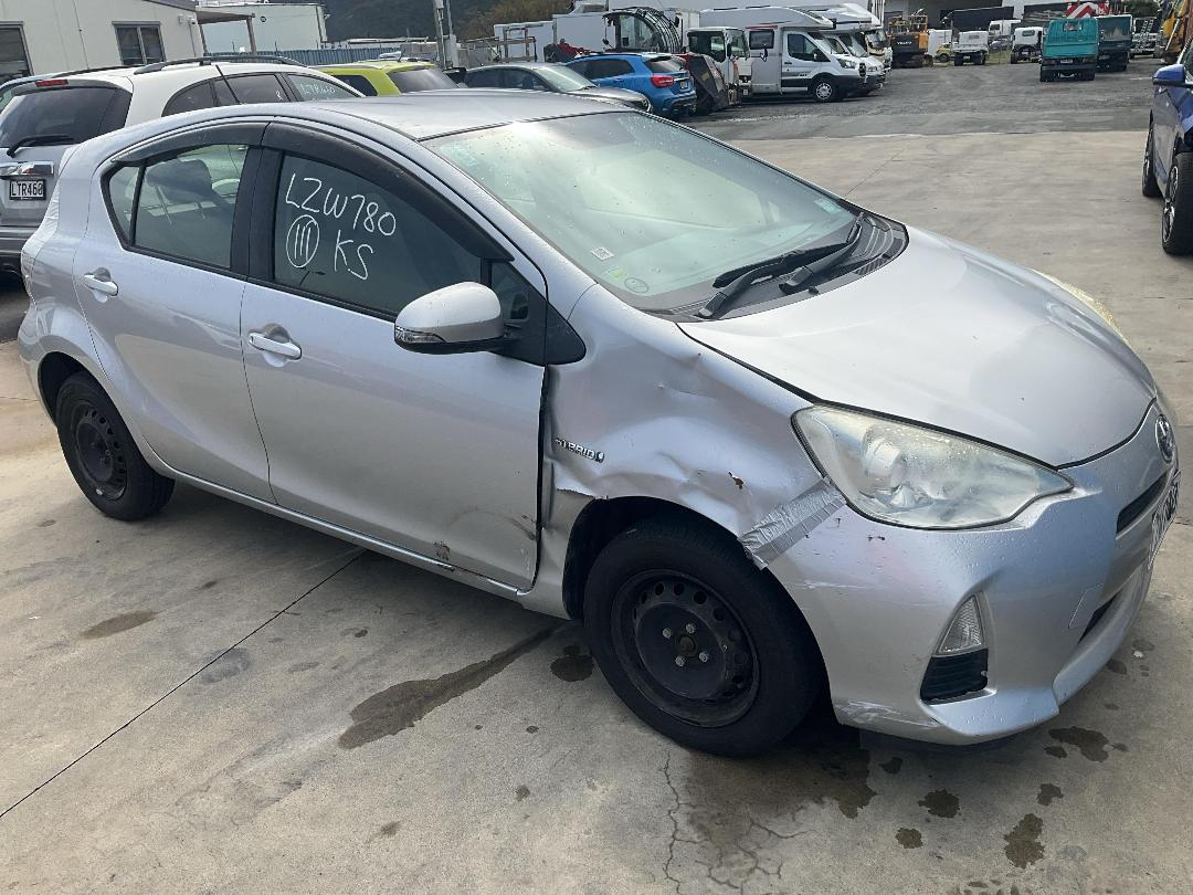 Photo '6' of Toyota Aqua