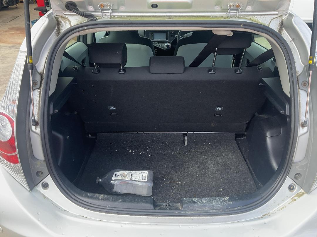 Photo '11' of Toyota Aqua