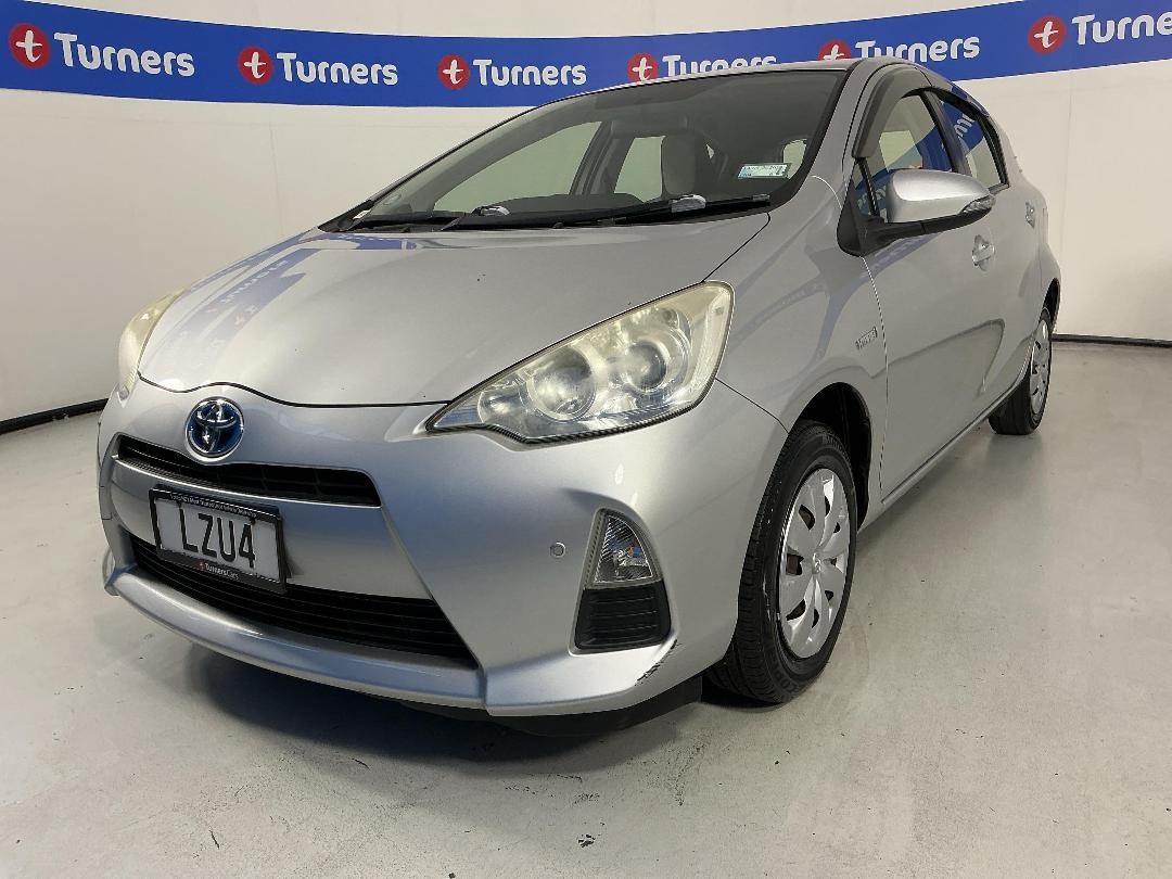 Photo '4' of Toyota Aqua