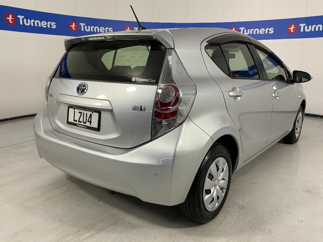 Photo '7' of Toyota Aqua