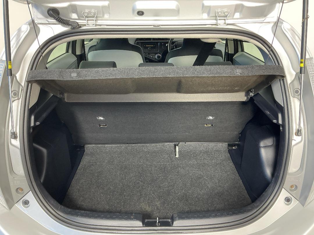 Photo '14' of Toyota Aqua