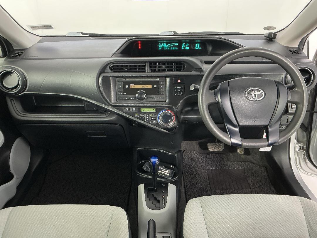 Photo '17' of Toyota Aqua