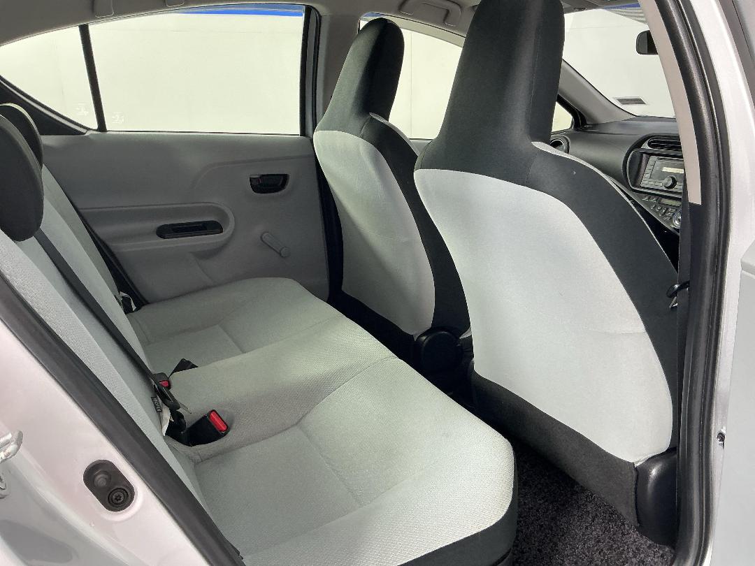 Photo '20' of Toyota Aqua