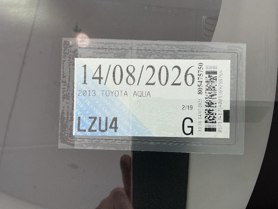 Photo '25' of Toyota Aqua