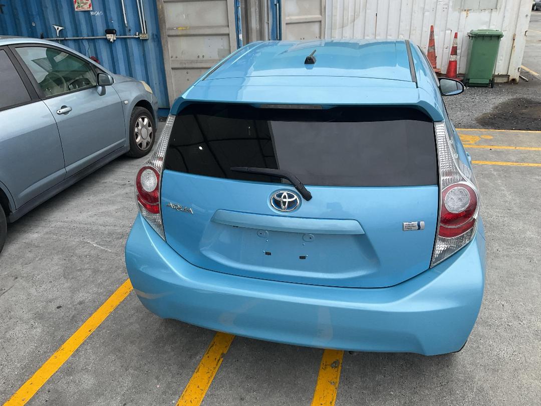 Photo '11' of Toyota Aqua