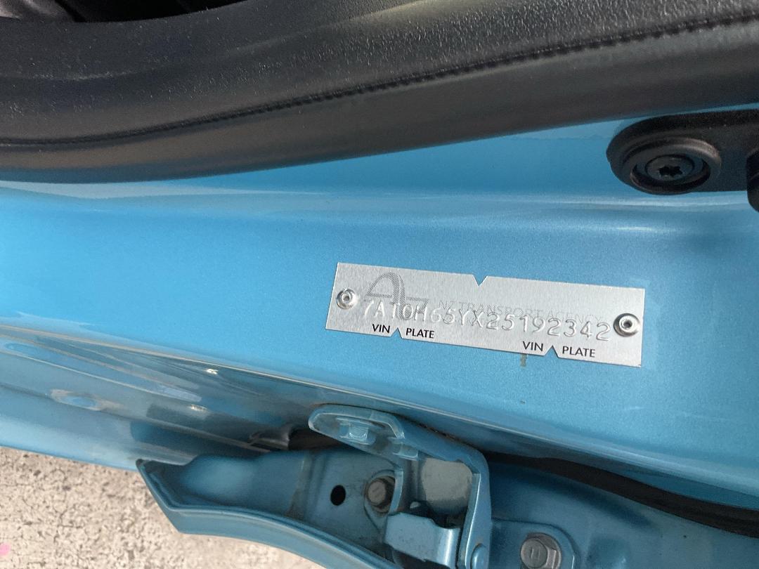 Photo '16' of Toyota Aqua