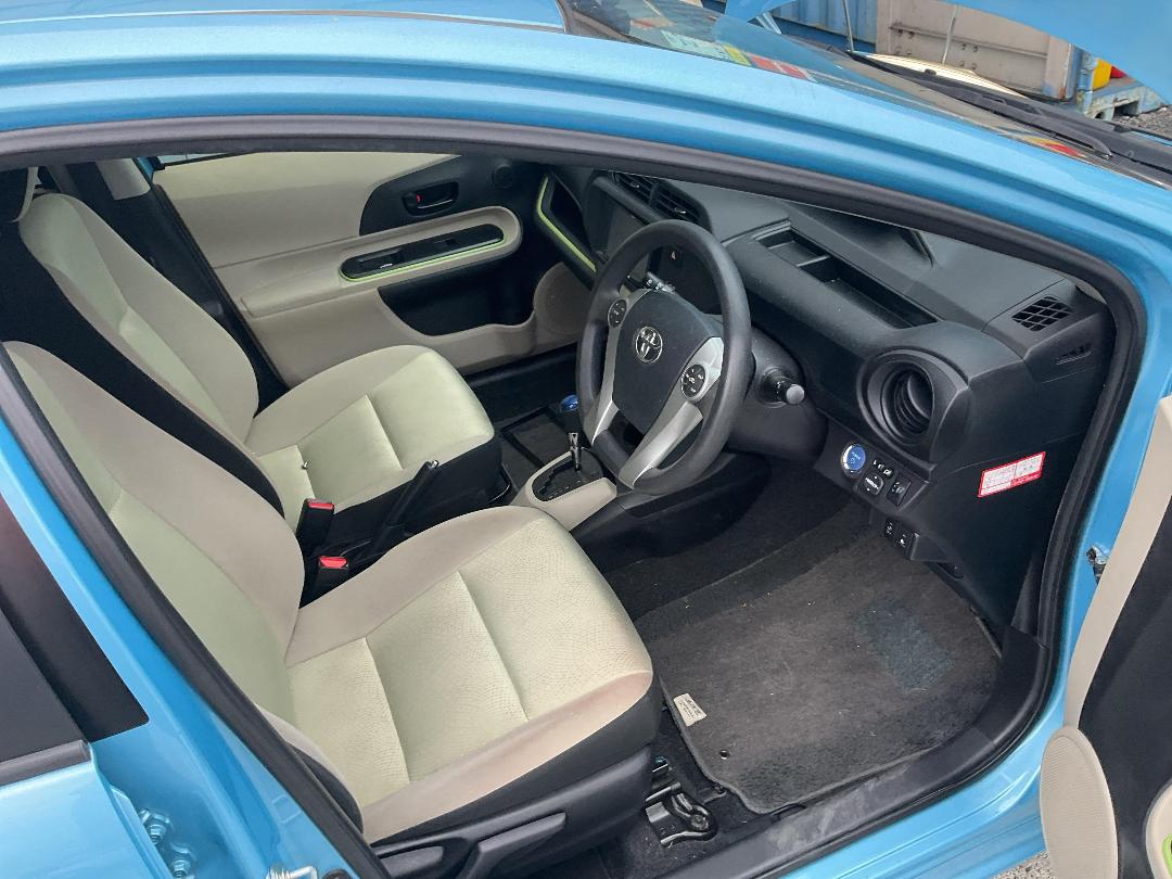 Photo '19' of Toyota Aqua