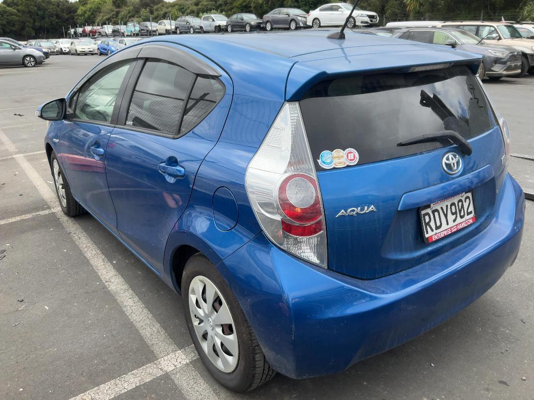 Photo '3' of Toyota Aqua