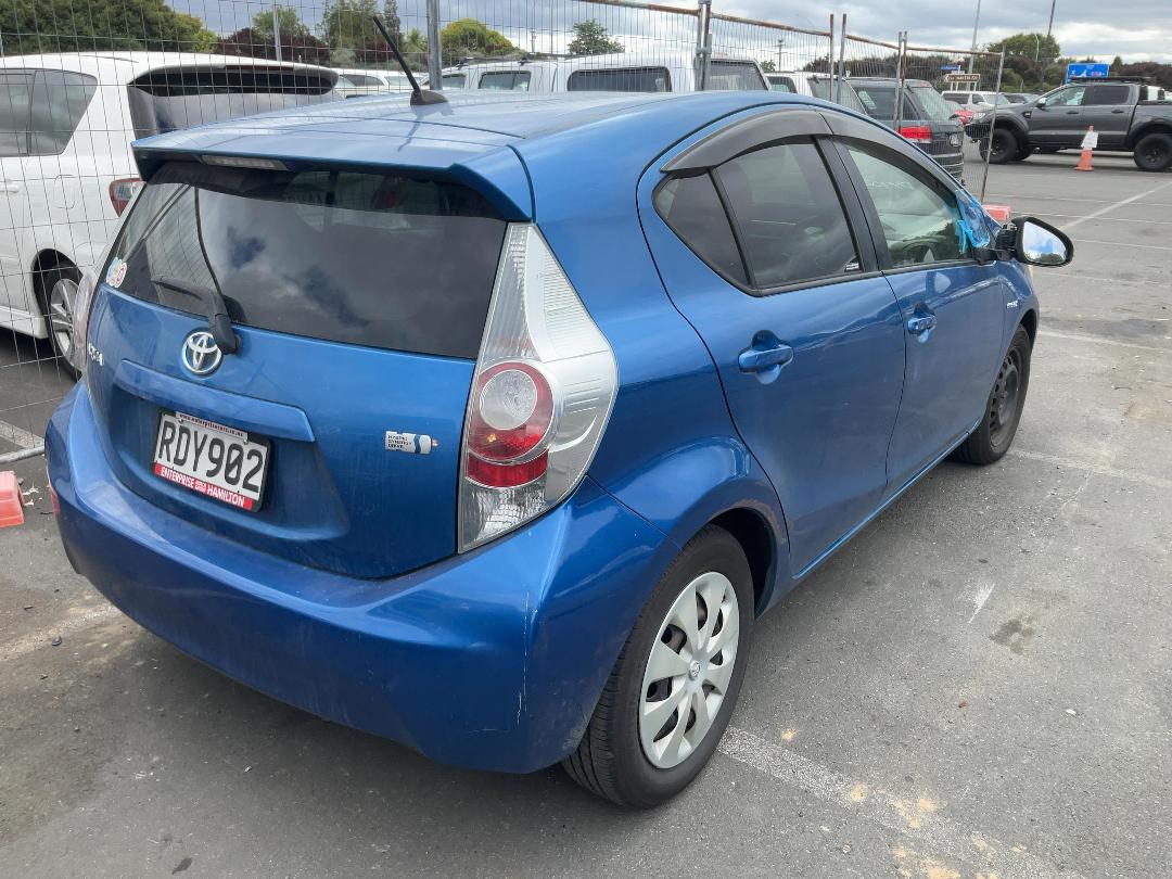 Photo '4' of Toyota Aqua