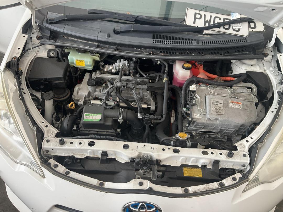 Photo '10' of Toyota Aqua Hybrid