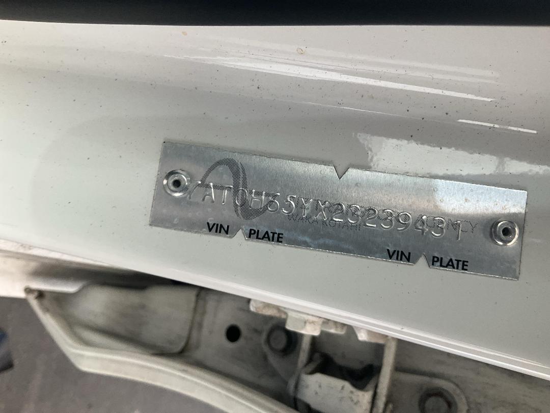 Photo '15' of Toyota Aqua Hybrid