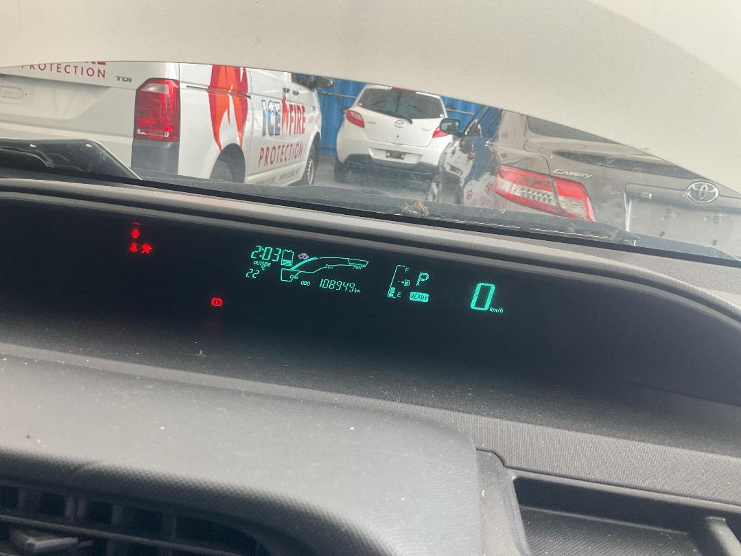 Photo '12' of Toyota Aqua Hybrid