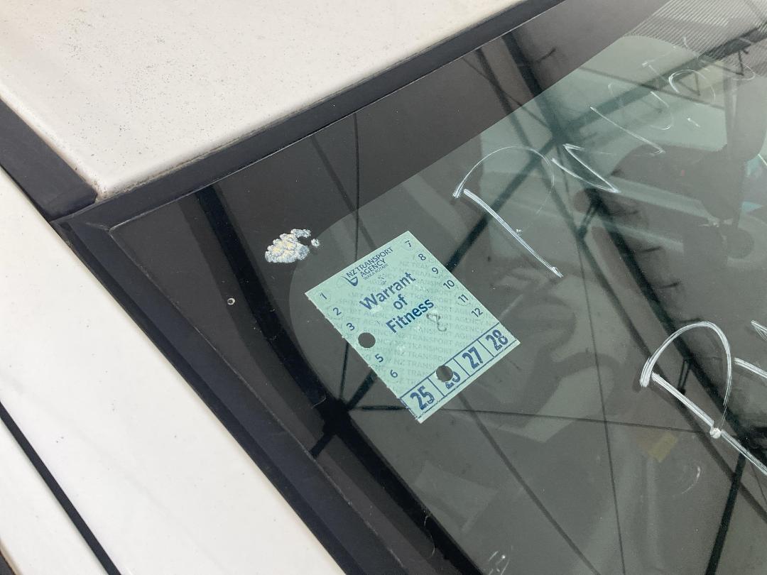 Photo '16' of Toyota Aqua Hybrid