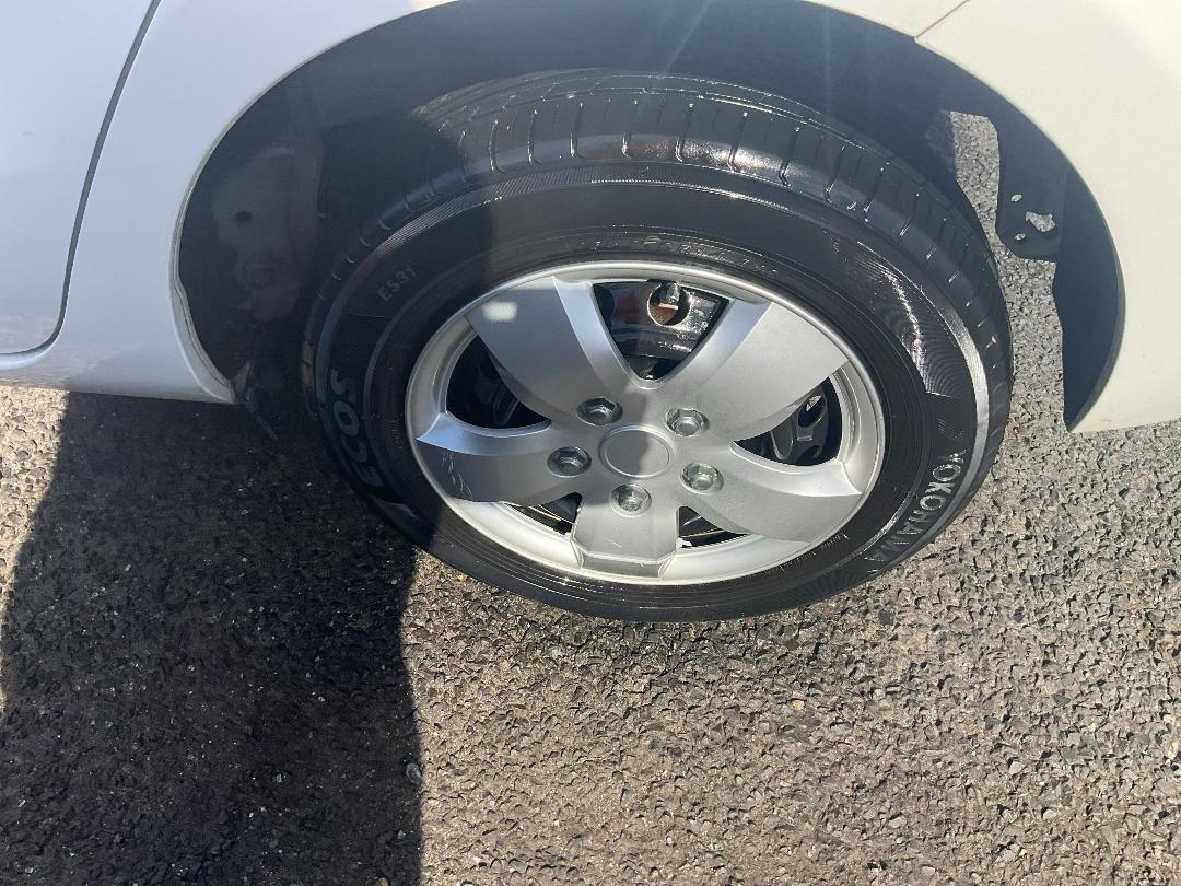 Photo '8' of Toyota Aqua Hybrid